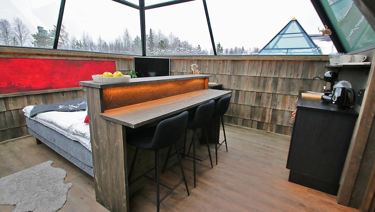 Aurora Pyramid Glass Igloos Köngäs Bagian luar foto